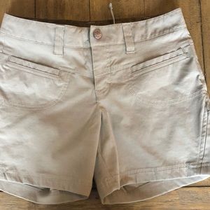 NWT Athleta gray shorts